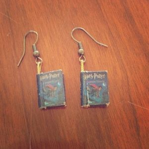 Mini Harry Potter book earrings.